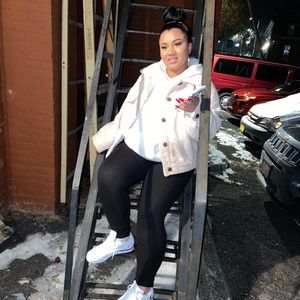 Meet your Posher, Natalie